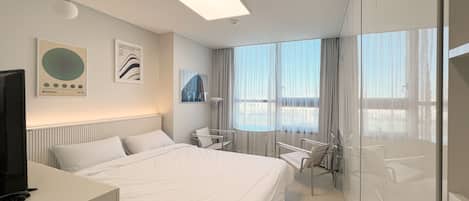 Blackout drapes, free WiFi