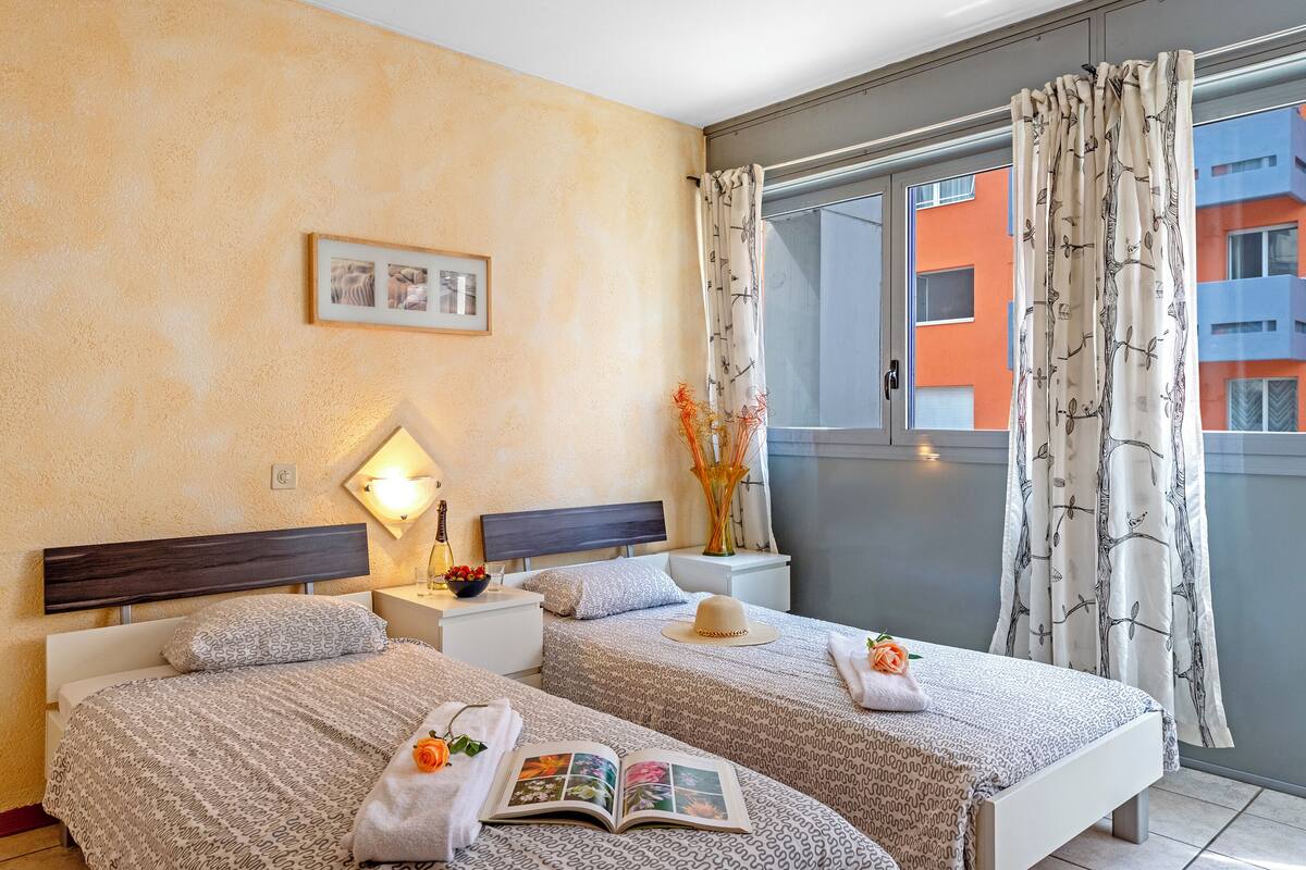 Wifi gratis y ropa de cama