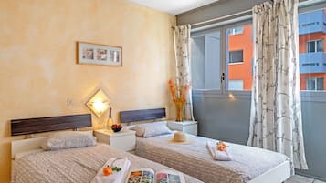 واي فاي مجانًا وملاءات أسرّة