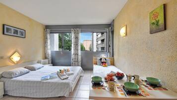 Free WiFi, bed sheets