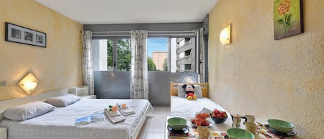 Standard Studio (Chiasso Apartments 104) | Free WiFi, bed sheets