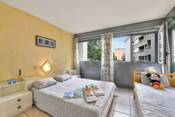 Wi-Fi gratuit, draps fournis