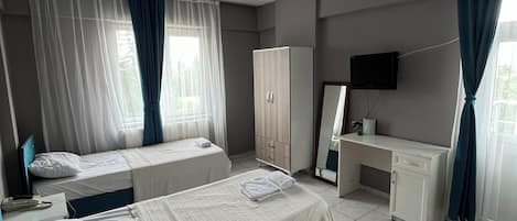 Classic Twin Room | Cadar Frette Itali, peralatan tempat tidur premium, gebar bulu kapas