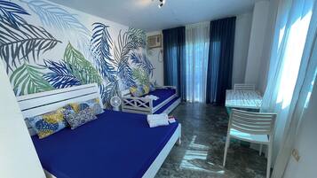 Minibar, desk, WiFi (free), bed sheets