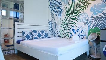 Minibar, desk, free WiFi, bed sheets