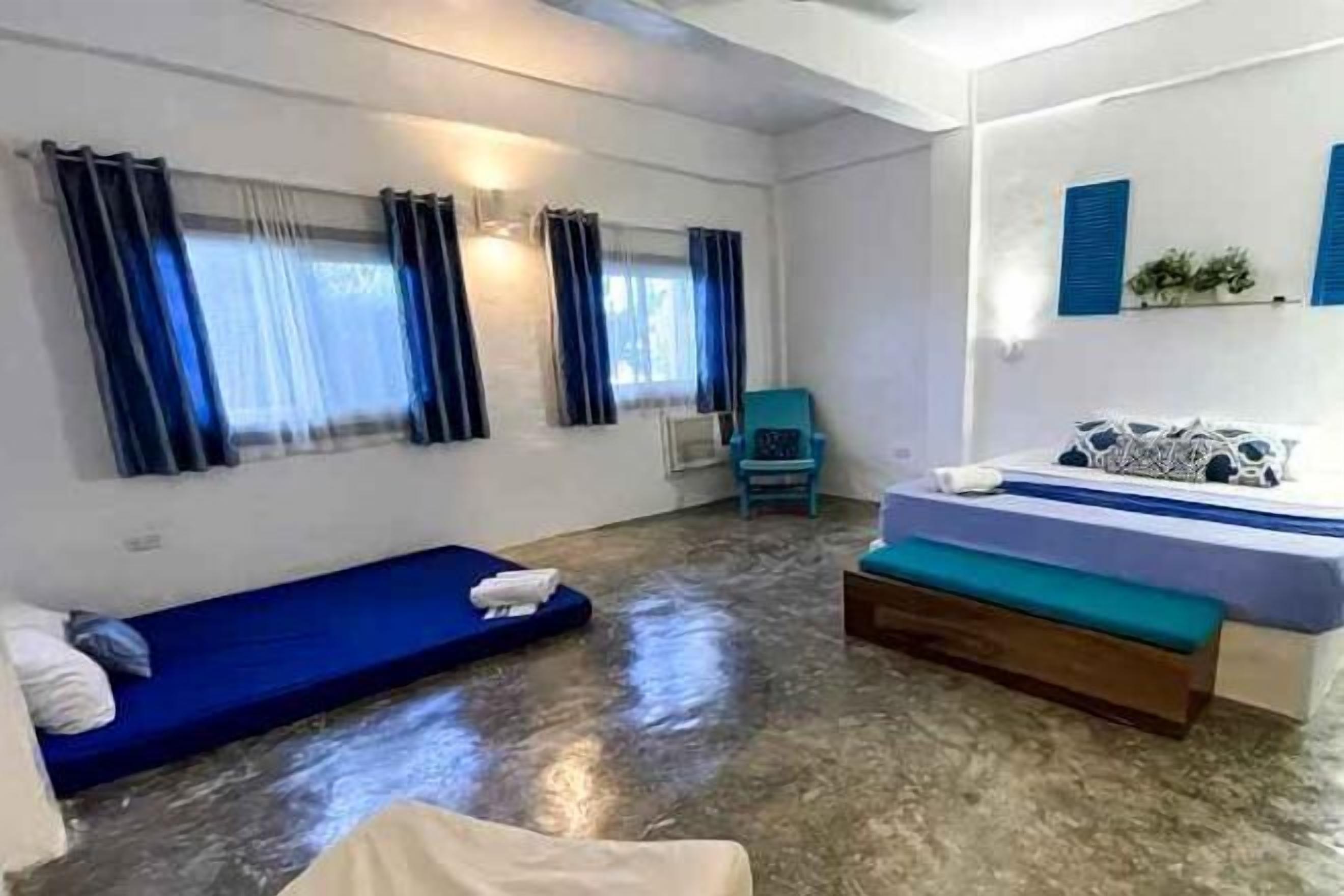 Minibar, bureau, Wi-Fi gratuit, draps fournis