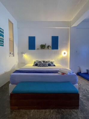 套房 | 迷你吧、办公桌、免费 WiFi、床单