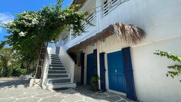 1 bedroom, minibar, desk, free WiFi
