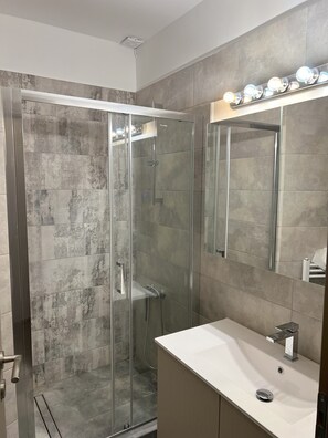 Bathroom - Theologos Views (Lokroi)