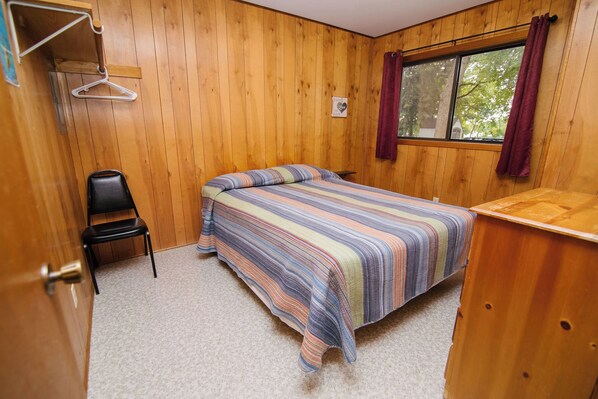 3 عدّة غرف نوم وواي فاي وملاءات أسرّة