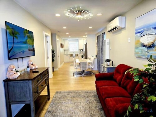 8356 Adam 2bed 2bath back unit by sdstay