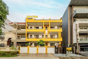 Exterior - Lime Tree Premier Near Medanta Medicity (Gurugram)