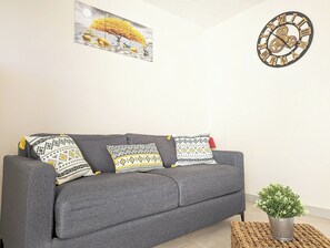 TV - Apartment close to port, beaches, golf course and ile des Loisirs with air conditioning (Agde)