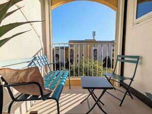 Property grounds - Apartment close to port, beaches, golf course and ile des Loisirs with air conditioning (Agde)