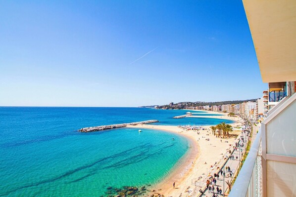 Beach nearby - Club Villamar - Apartment Playa offers practical and functional interiors with stunning Mediterra... (Sant Antoni de Calonge)