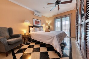 3 Schlafzimmer, Zimmersafe, Schreibtisch, Bügeleisen/Bügelbrett