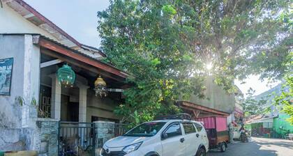 OYO Life 94040 Agung Home Stay
