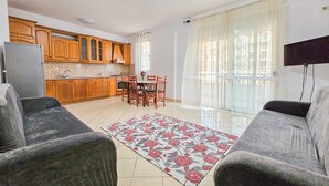 TV - Sea view flat (Vlorë)
