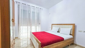 2 bedrooms, WiFi, bed sheets - Sea view flat (Vlorë)