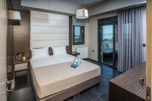 3 chambres, fer et planche à repasser, Wi-Fi, draps fournis