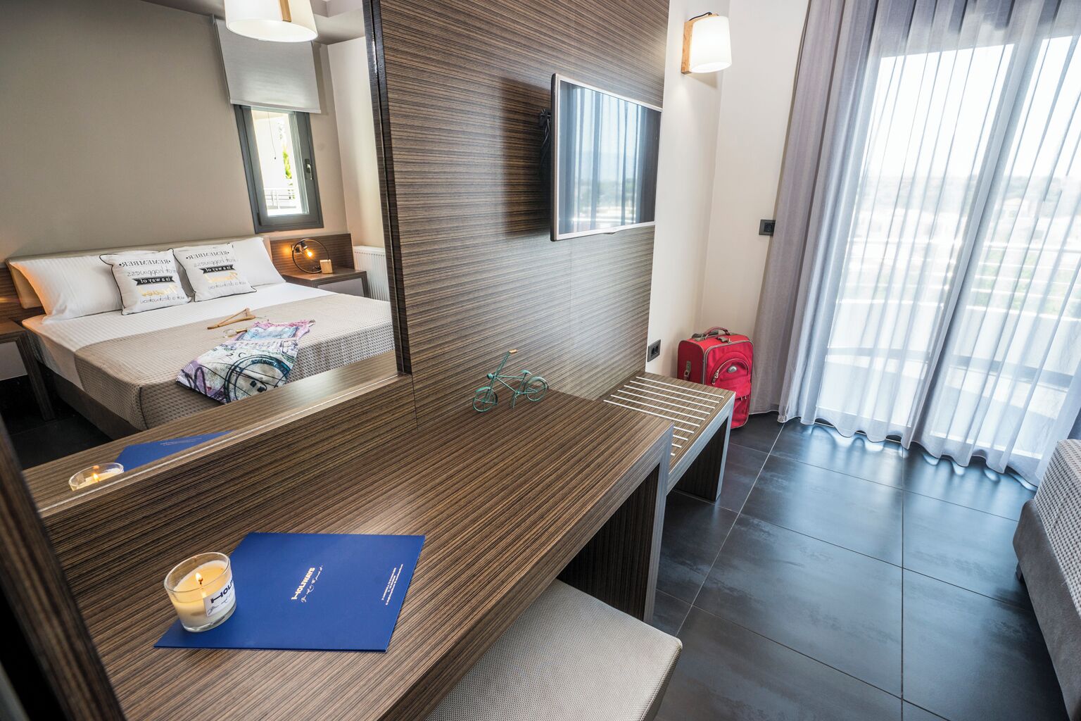 3 chambres, fer et planche à repasser, Wi-Fi, draps fournis