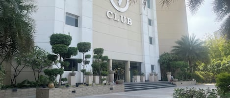 Mặt tiền nơi lưu trú