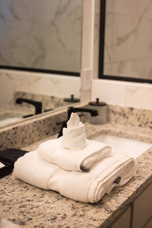 Haartrockner, Handtücher