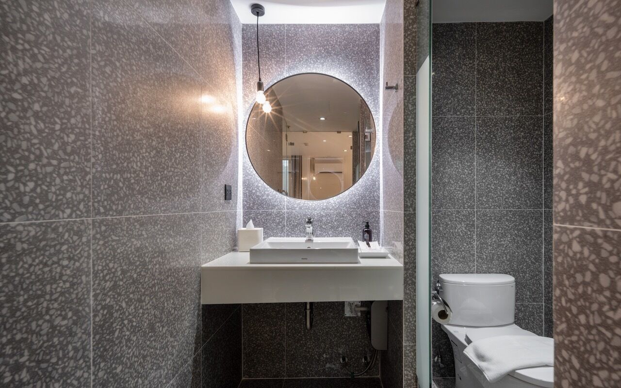 Standard Room, 1 King Bed, Private Bathroom, City View | Bathroom | Shower, hair dryer, towels, soap
