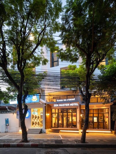 ZEN MASTER HOTEL