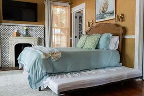 4 soverom, skrivebord, reiseseng for barn og wi-fi