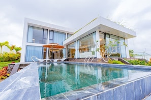 Outdoor pool - Sun Valley Homestay (Bao Lam)
