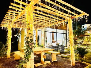 Villa – junior, hageutsikt | Terrasse/patio
