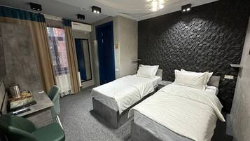 Standard Twin Room | Free WiFi
