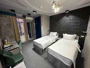 Standard Twin Room | Free WiFi