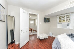 1 chambre, fer et planche à repasser, Wi-Fi, draps fournis