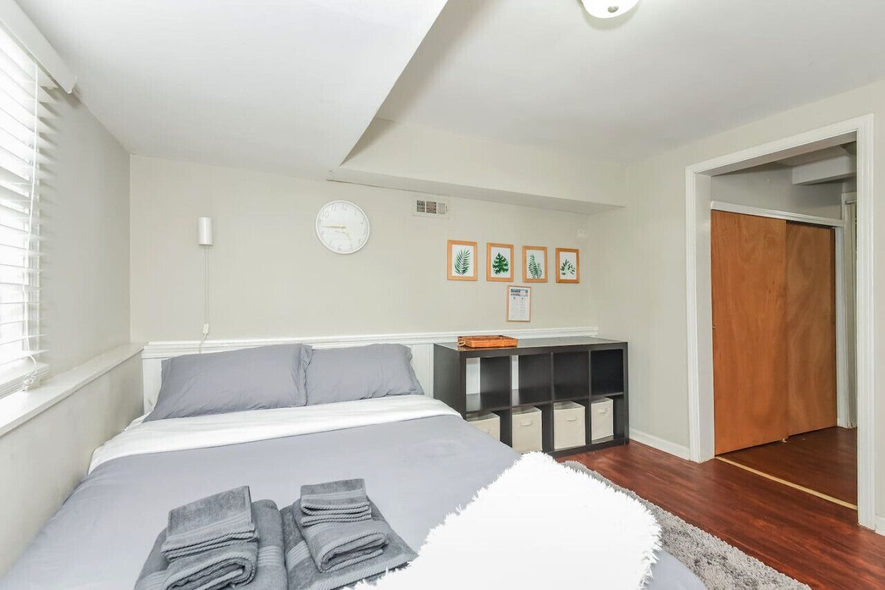 1 多间卧室、熨斗/熨衣板、WiFi、床单