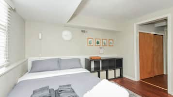 1 bedroom, iron/ironing board, WiFi, bed sheets