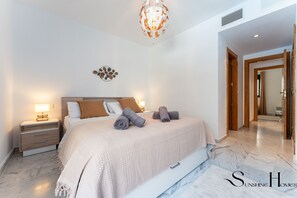 1 chambre, fer et planche à repasser, Wi-Fi gratuit, draps fournis