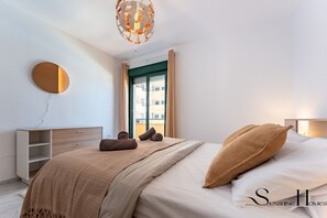 1 bedroom, iron/ironing board, free WiFi, bed sheets - Elegant 2 Bed 2 Bath Apartment , Pool, Views, Parking REF010 (Benalmádena)