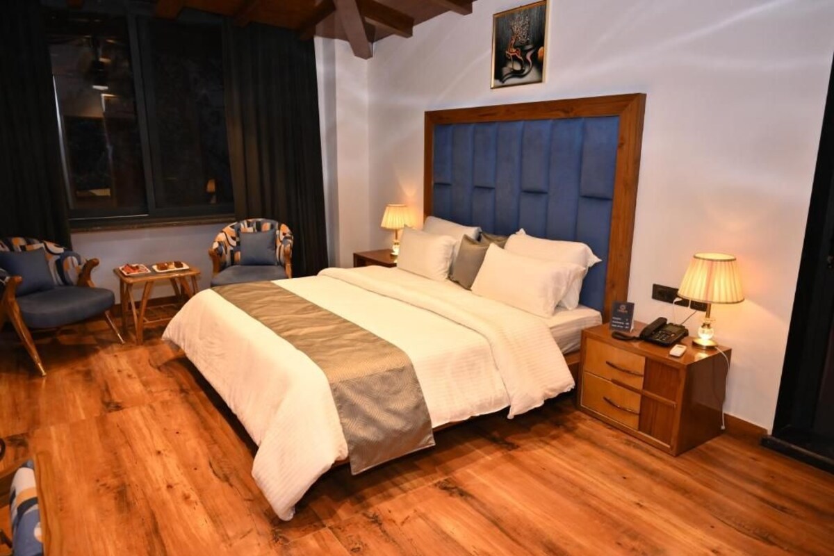 Super Deluxe Room (Valley View)