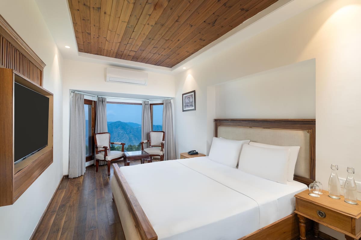 Habitación estándar | Caja fuerte, escritorio, cortinas opacas y camas supletorias