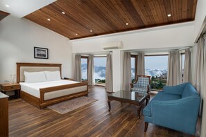 Family Room | In-room safe, desk, blackout drapes, rollaway beds - Koti Resort Shimla, a member of Radisson Individuals Retreats (Shimla)
