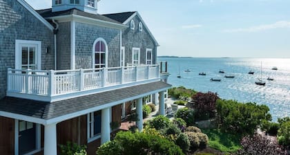 Bright & Cozy with Patio, Grill and near the Beach & Golf