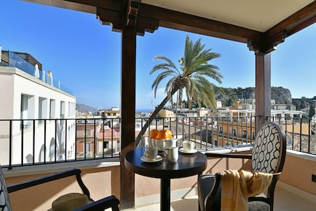 Deluxe Room, Balcony, Sea View | Terrace/patio. Hotel Le Chevalier