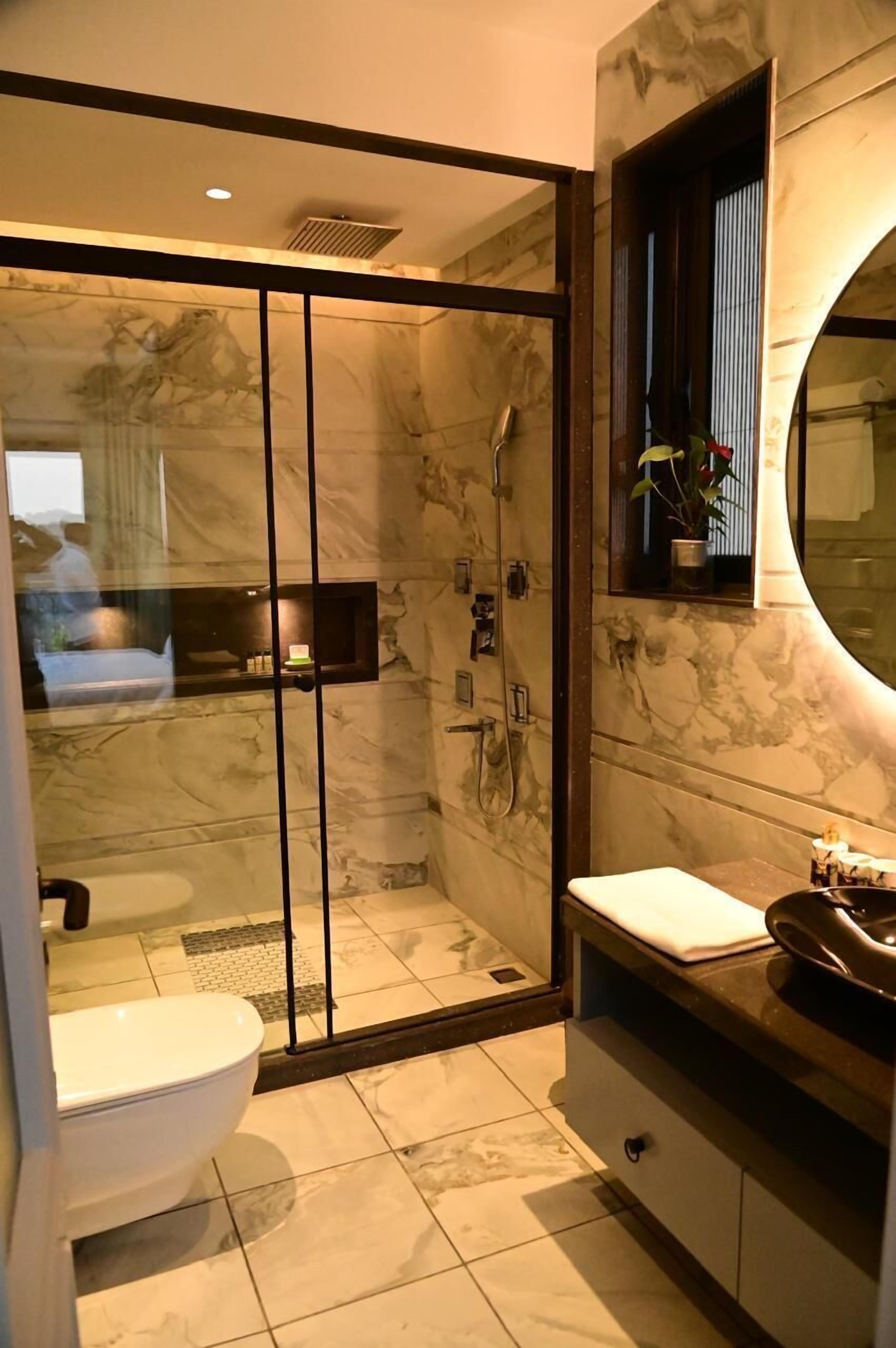 Bayberry | Bathroom | Free toiletries