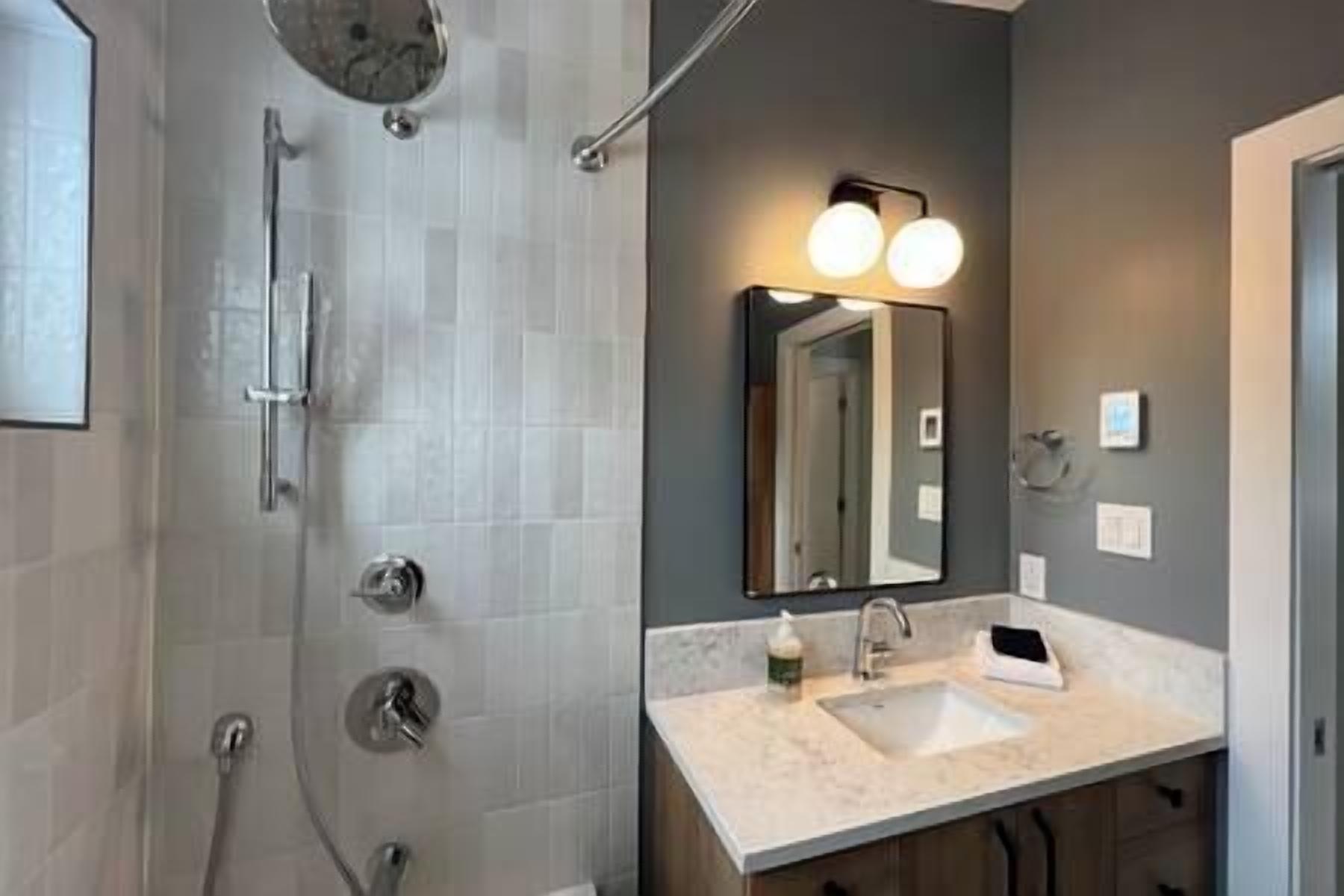 Hårtørrer, håndklæder, Sæbe, Shampoo