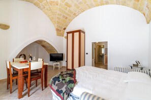 1 camera, ferro/asse da stiro, Wi-Fi gratuito, lenzuola