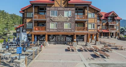 1 bedroom / Ski or bike in-out / Mountain views