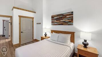 1 bedroom, iron/ironing board, WiFi (free), bed sheets