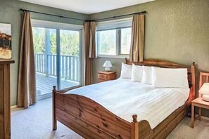 3 bedrooms, desk, free WiFi, bed sheets - 3 bedroom house with garage (Invermere)